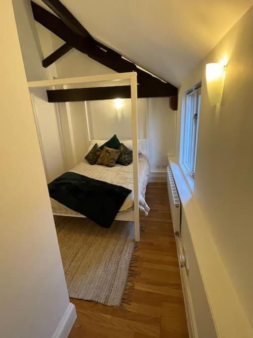 Lovely 2 Bedroom Penthouse Apartment In Chester - Free Parking!! Esterno foto